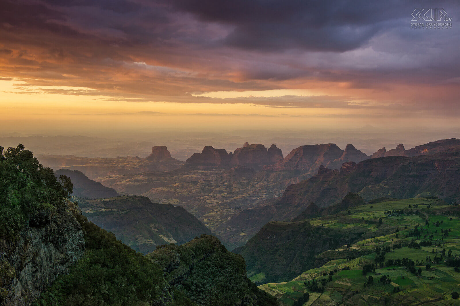 Simien Mountains - Ghenek - Sunset Beautiful sunset at the cliffs near the campsite of Chenek. Stefan Cruysberghs